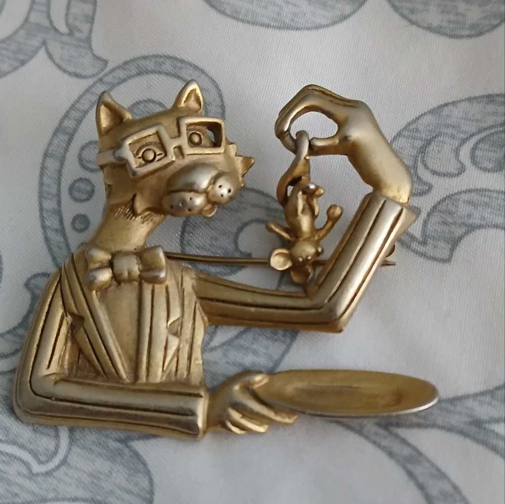 Vintage cat dangling mouse broach - Picture 1 of 1